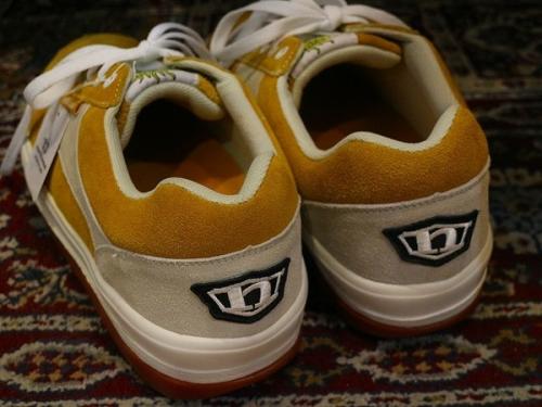 ノースウェイブのスニーカー