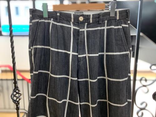 チノパンツの春服