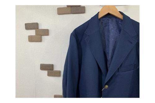 テーラードジャケットの春服