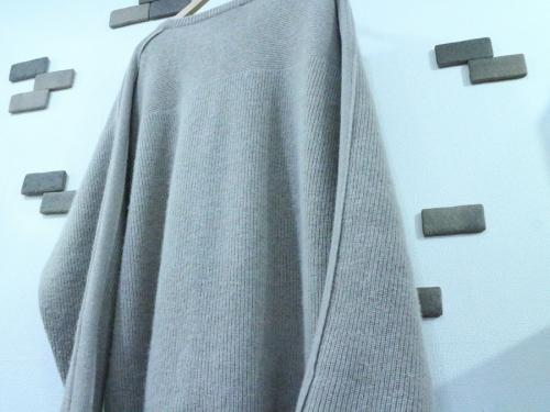 ヨークのニット