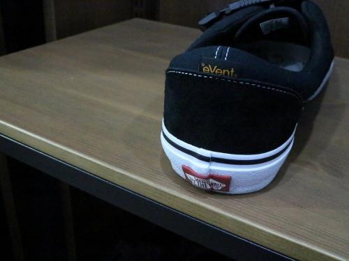 ヴァンズ×アレクサンダーリーチャンのスリッポン