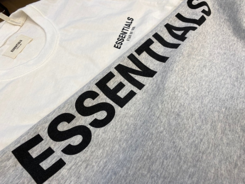 ストリートブランドのESSENTIALS