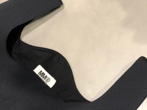 ラグジュアリーブランドのMM6 Maison Martin Margiela