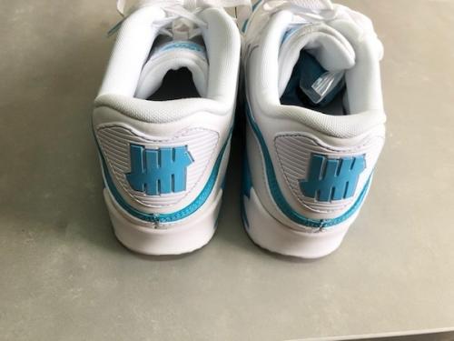 スニーカーの中古