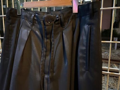 グランド ワイのバルーンパンツ