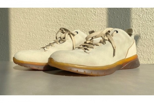 スニーカーのFEIT