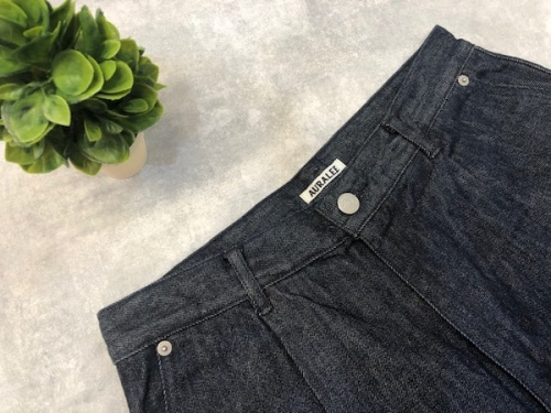 ドメスティックブランドのAURALEE