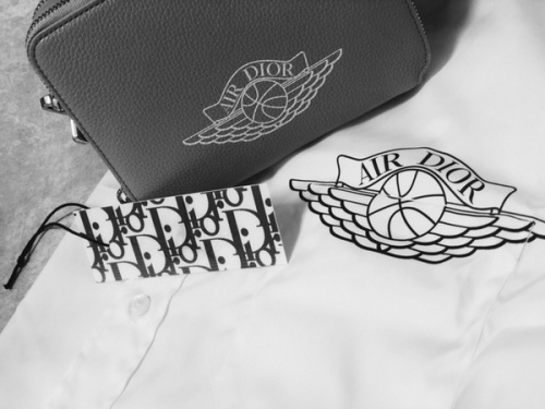 ラグジュアリーブランドのNIKE×DIOR