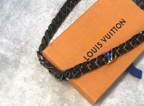 ラグジュアリーブランドのLOUIS VUITTON 　