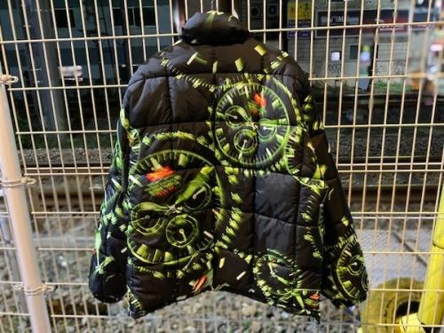 シュプリームのリバーシブルダウンジャケット