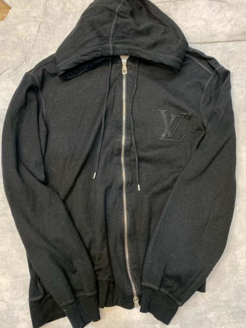 LOUIS VUITTON のルイ ヴィトン