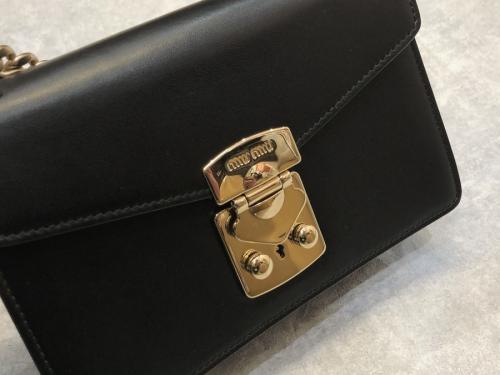 レディース　バッグ　ショルダーバッグ　ミニマル