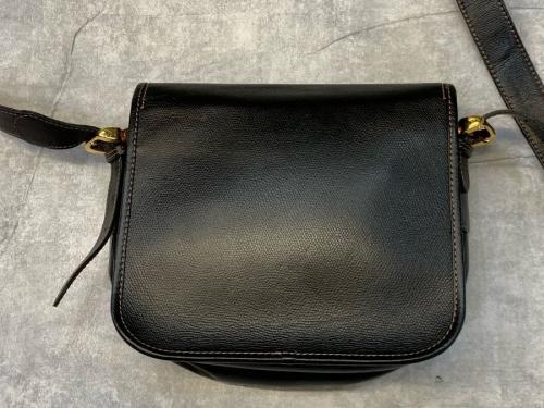 ロエベのオールドショルダーバッグ