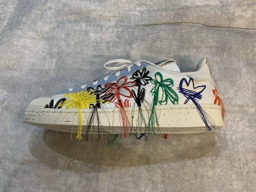 アディダスのSEANWOTHERSPOONA