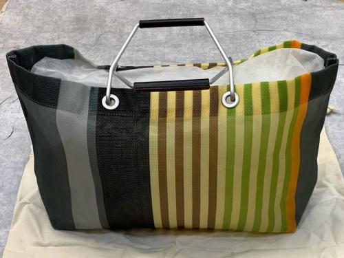 マルニのフラワーカフェトートバッグ