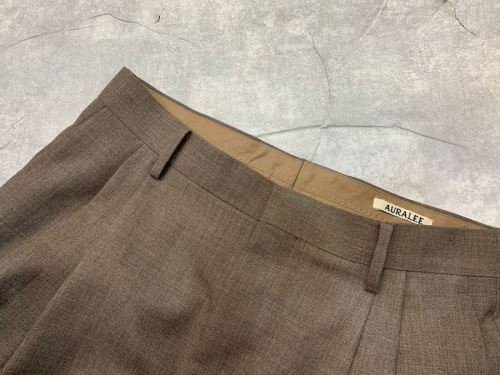 ドメスティックブランドのAURALEE