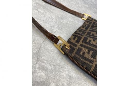 フェンディのズッカ柄 ワンショルダー バッグ