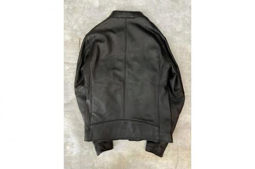 ビューティー アンド ユースのセミダブル ライダースジャケット