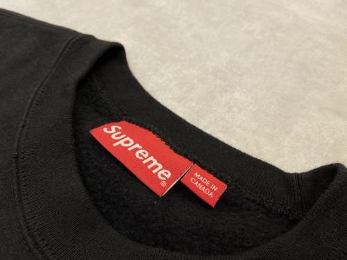シュプリームのFUTURA CREWNECK SWEATSHIRT