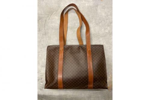 セリーヌのマカダムトートバッグ