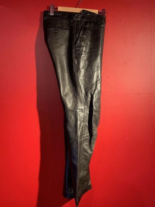 レザーパンツのアーカイブ