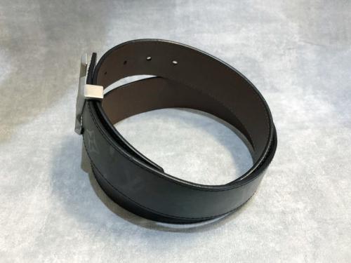 ルイ ヴィトン　のサンチュール　LVイニシャル　LVバックルベルト
