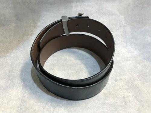 サンチュール　LVイニシャル　LVバックルベルトのメンズ　