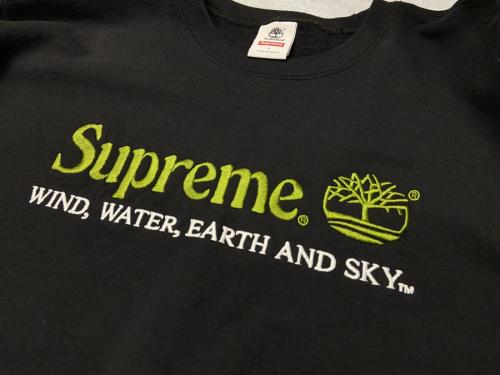 コラボクルーネックスウェット+コラボ6パネルキャップのストリートブランド