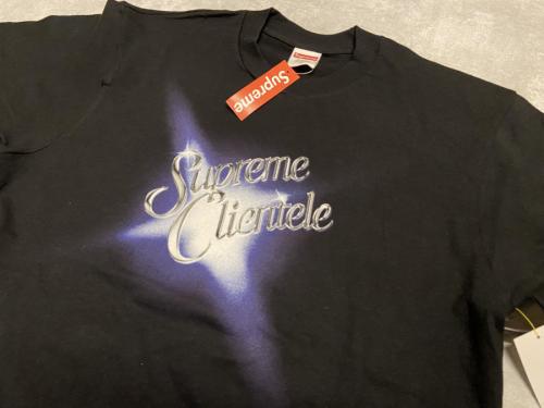 シュプリームのプリントTシャツ