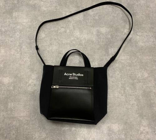 acne studiosのアクネストゥディオズ