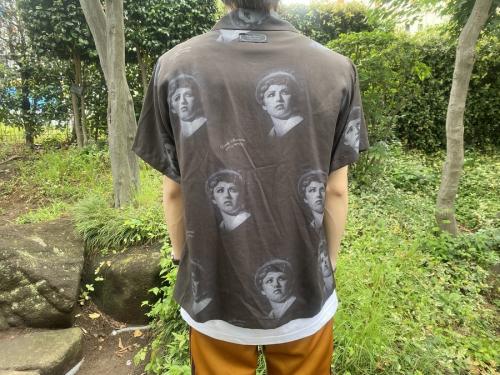 アンダーカバー×シンディシャーマンのオープンカラーシャツ