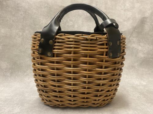 エバゴスのファー付2本編みカゴバッグ