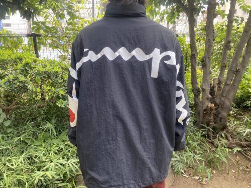 シュプリーム×チャンピオンのｺﾗﾎﾞﾄﾗｯｸｼﾞｬｹｯﾄ