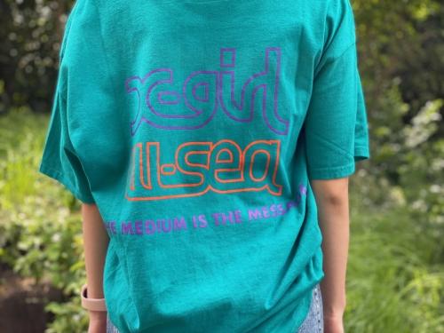 エックスガールのTシャツ