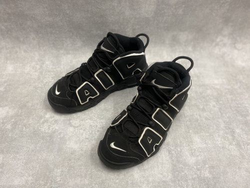 スニーカーのNIKE