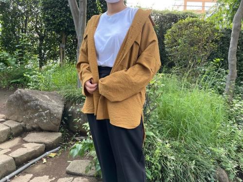 ジャケットのシャツ