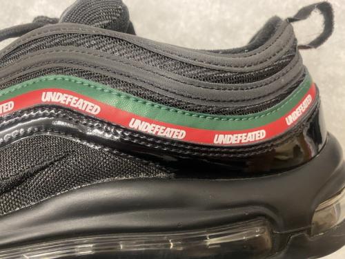 NIKEのUNDEFEATED