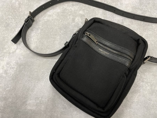 ラグジュアリーブランドのSaint Laurent Paris