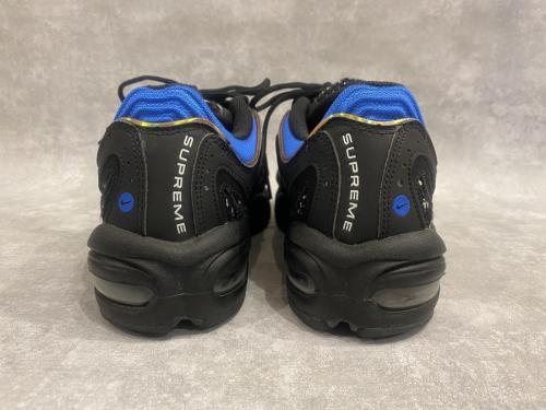 シュプリーム×ナイキのAT3854-001