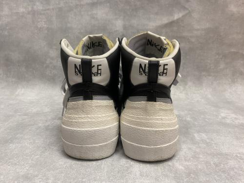 ナイキ×サカイのBLAZER MID