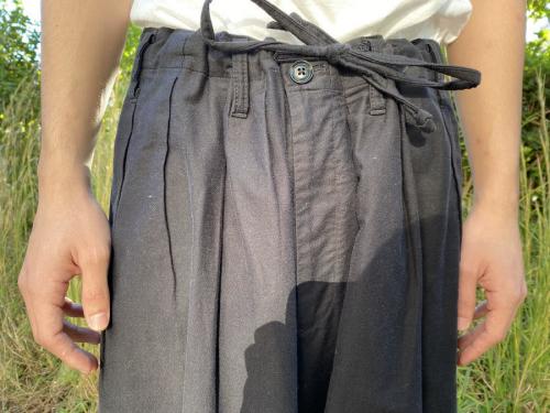 タックワイドバルーンパンツのHW-P65-003