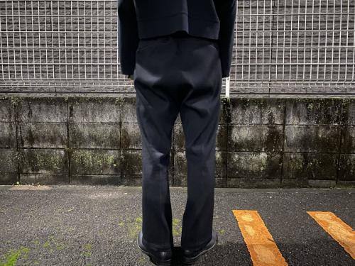 ニードルスの別注ウォームアップブーツカットパンツ