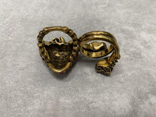 グッチのストロベリーリング　タイガーヘッドリング