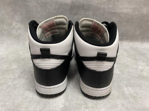 ナイキのWMNS DUNK HIGH Black and White