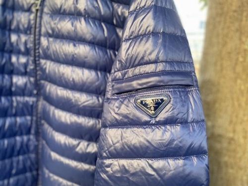 プラダのキルティングダウンジャケット