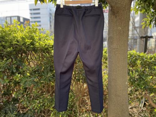 ニートのストレッチツイルテーパードイージートラウザー