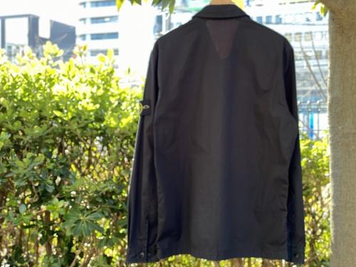 ストーンアイランドの製品染めオーバーシャツブルゾン