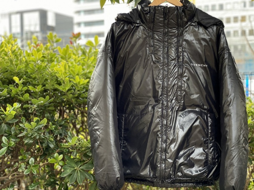 インポートブランドのGIVENCHY