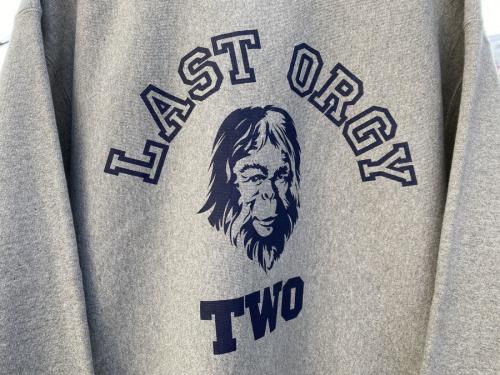 アンダーカバー×ヒューマンメイドの22SSコラボスウェット