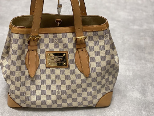 ラグジュアリーブランドのLOUIS VUITTON 　